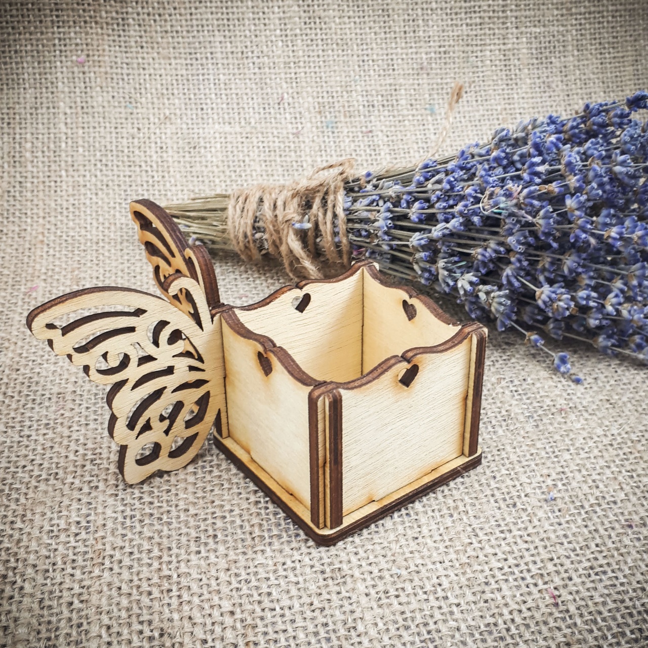 Cutiuță cu fluture, placaj, 12 cm