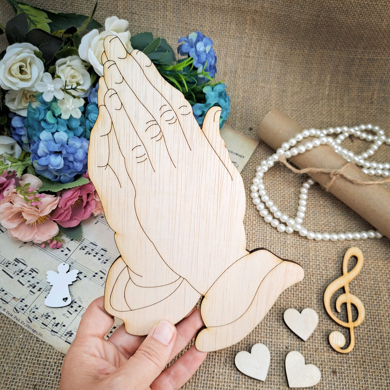 Mâini în rugaciune, 11×15 cm, placaj