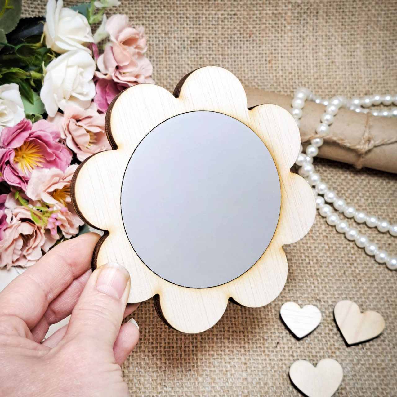 Oglindă cu mâner floare 8 petale, 12,5×21×0,8 cm, placaj lemn