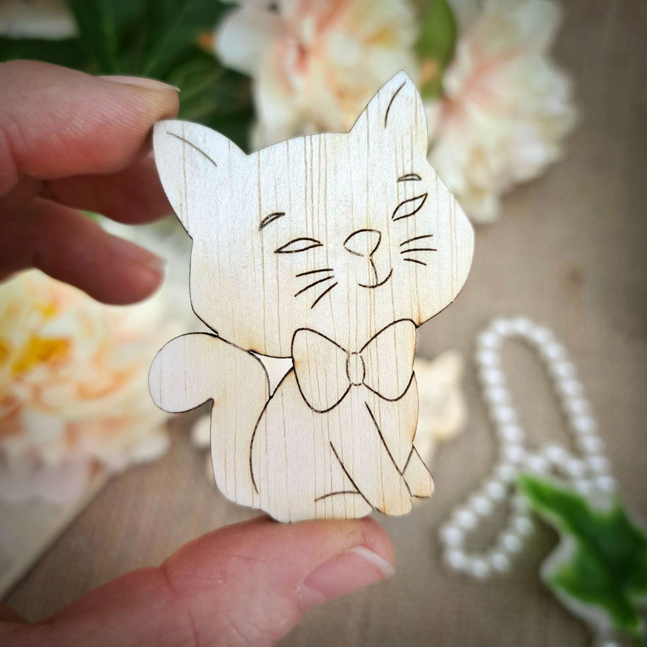 Pisica Kitty, 7,4×10 cm, placaj lemn