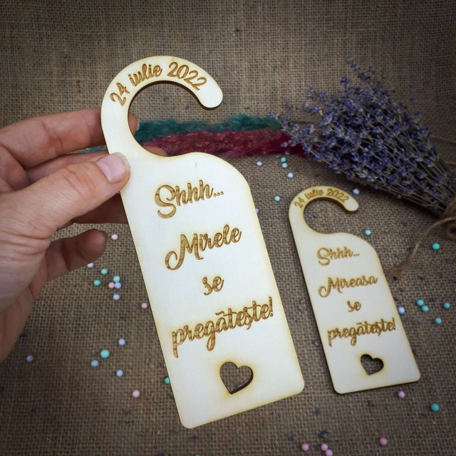 Door tag personalizat prin gravură cu data nunții, 6x17 cm, placaj