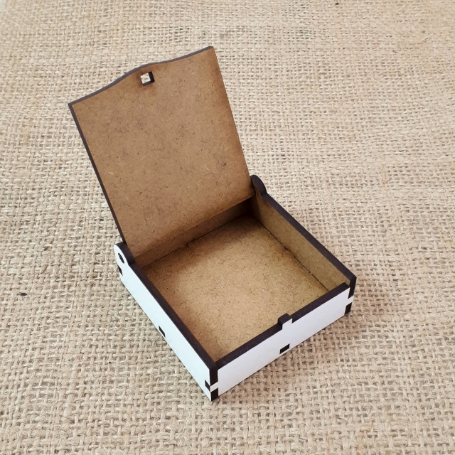 Cutiuță mărțișor, 6×6×2 cm, MDF Alb