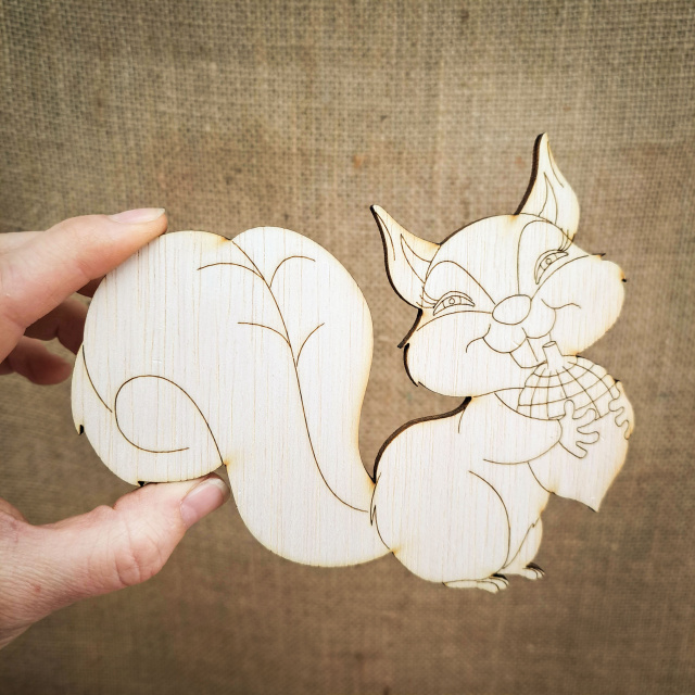 Veveriță cu ghindă, 10×8 cm, placaj lemn :: 8 cm