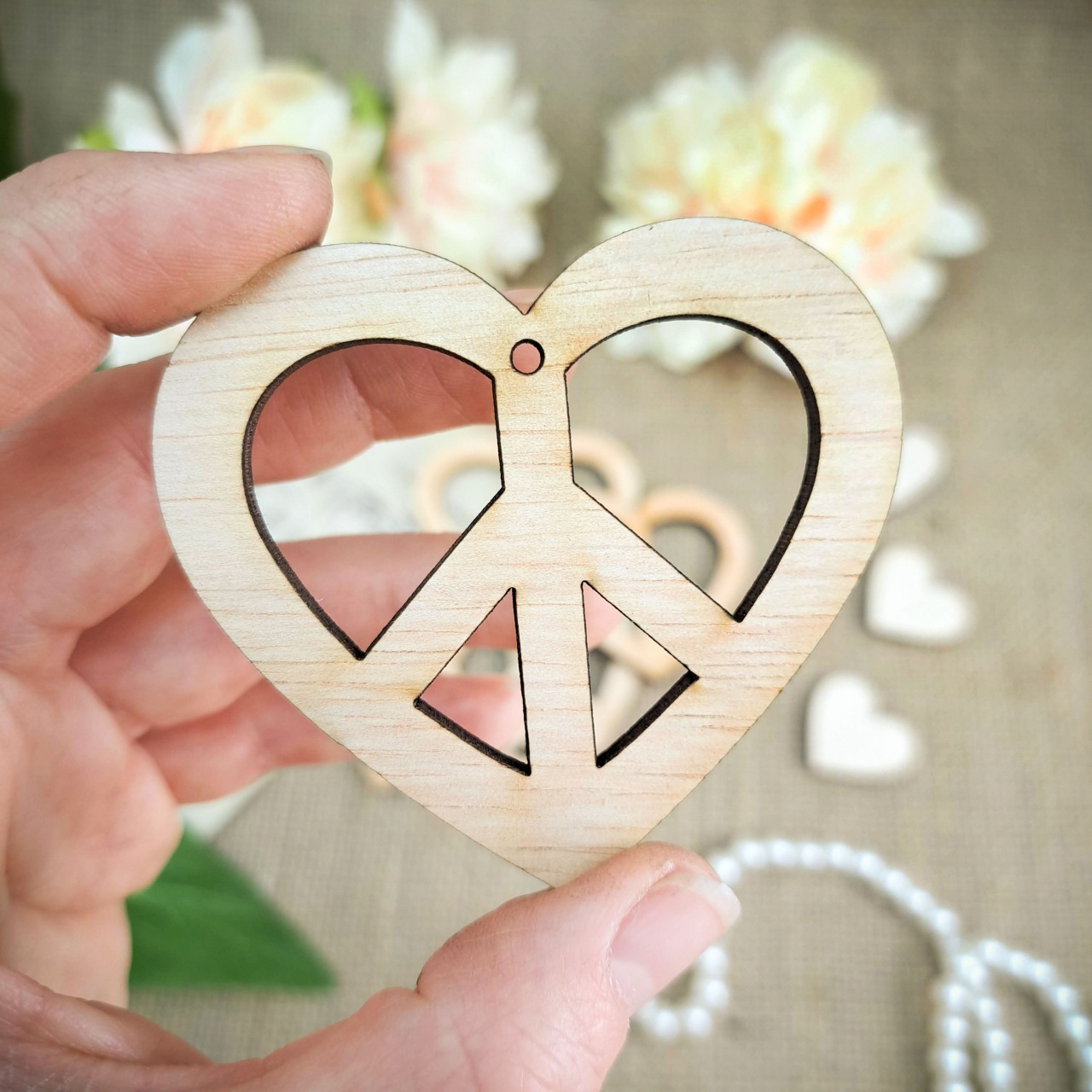 Simbol iubire și pace, 5,5×5 cm, placaj :: 5 cm
