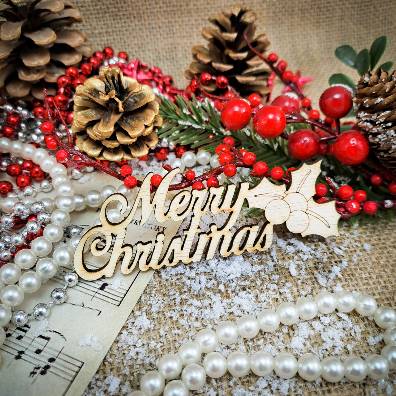 Decor Merry Christmas cu holly, 10×3,6 cm, placaj lemn :: 10 cm
