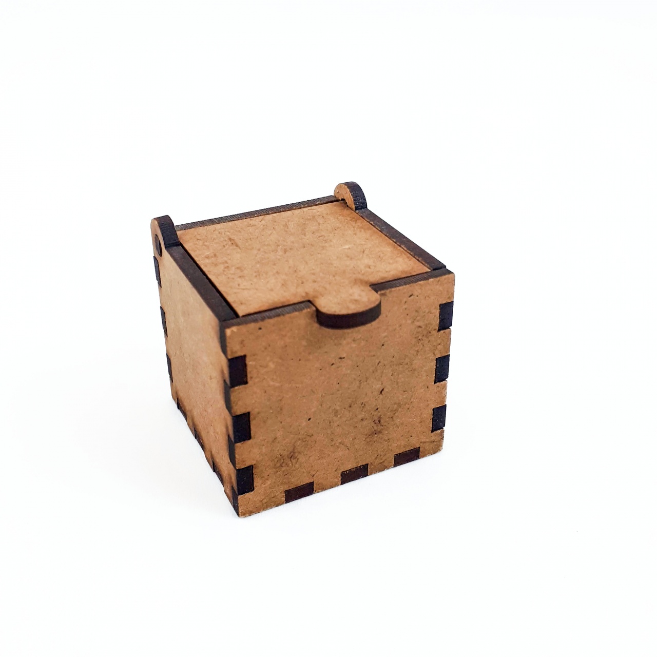 Cutiuță cu clapetă 4×4×4,5 cm, HDF :: Asamblat